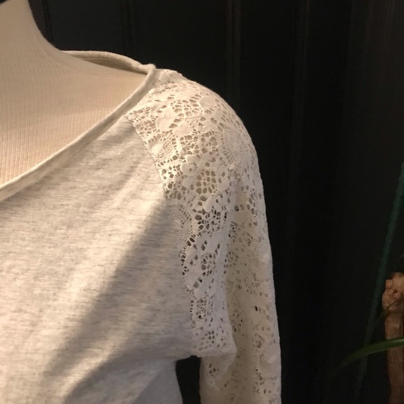 GAP Long Sleeve T-shirt  w/ Lace sleeves - Picture 2 of 7
